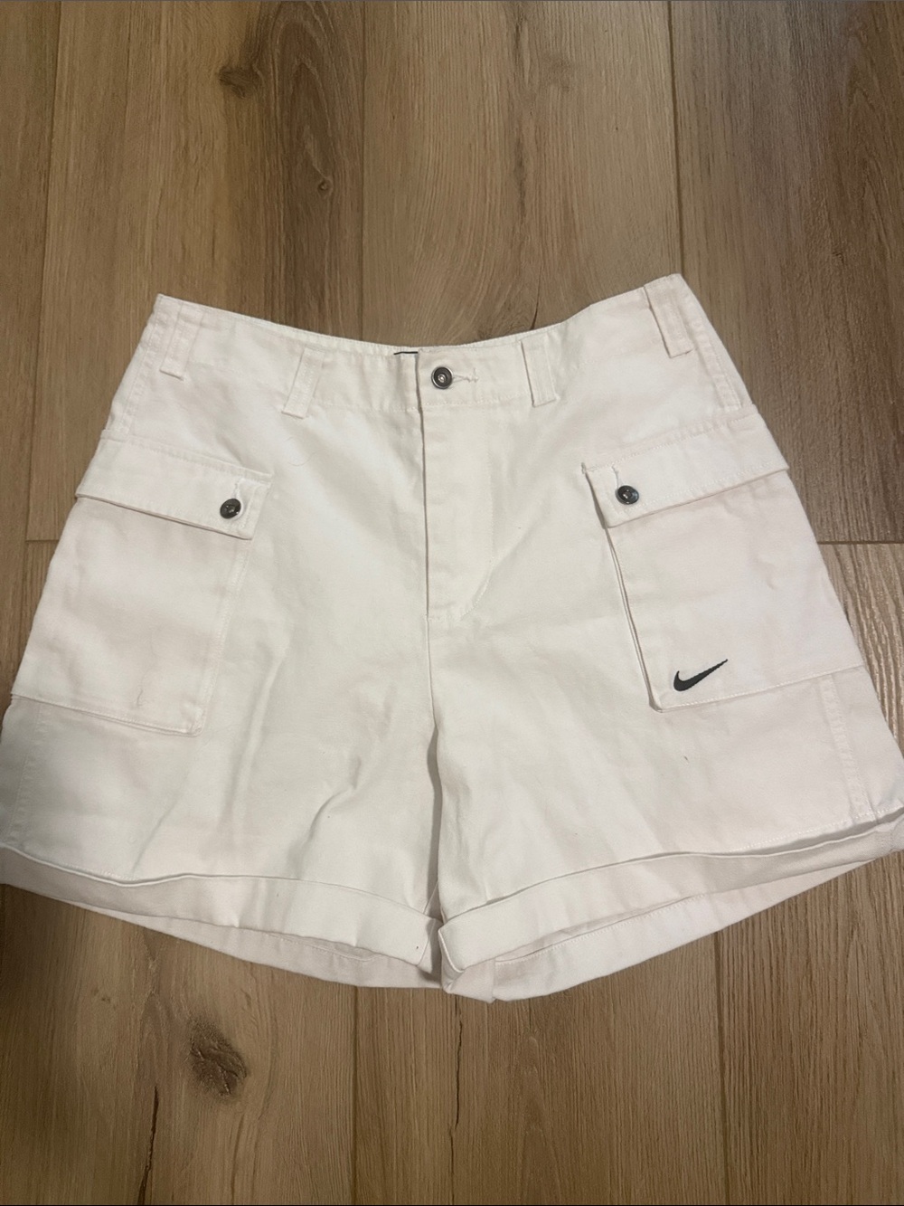 Nike Women's White Cargo Shorts with Black Swoosh NWT Sz M
